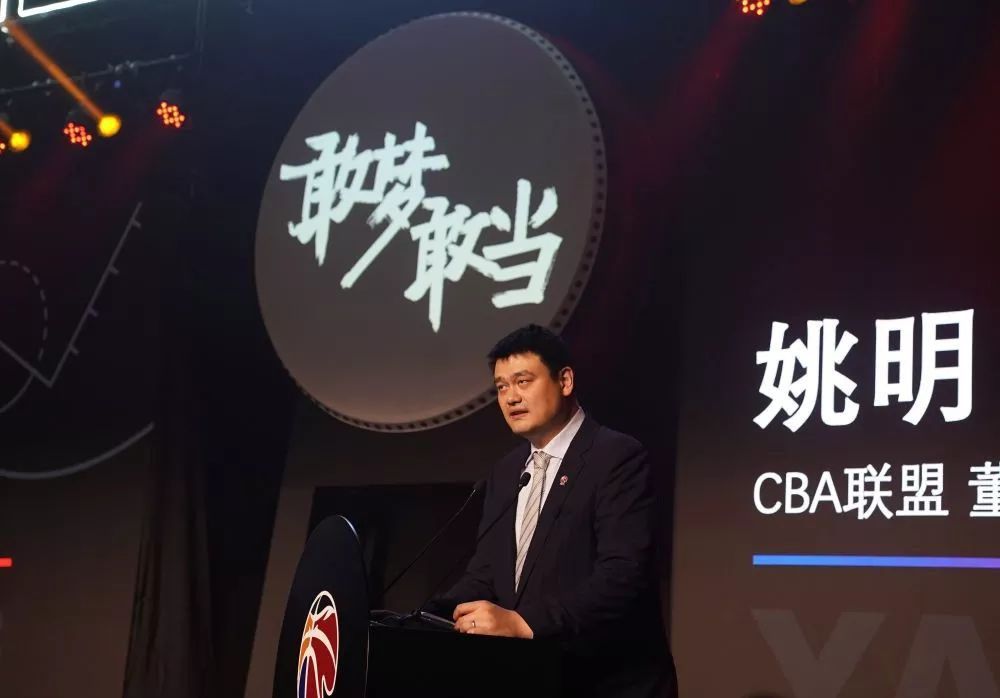 上半场托莫里破门，坎德雷瓦助攻法奇奥扳平比分，AC米兰暂1-1萨勒尼塔纳；下半场克亚尔有些受伤被西米奇换下，坎德雷瓦打近角攻破迈尼昂十指关，托莫里也伤退，约维奇绝平，最终AC米兰2-2萨勒尼塔纳，在先赛一场的情况下距离榜首8分。